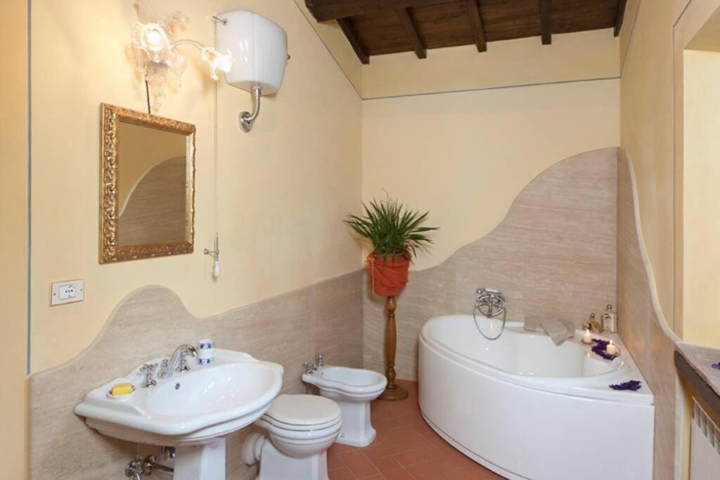 Villa Liz Tuscany, Private Pool, Hot Tub, Property Fenced, Pets Allowed Poppi Εξωτερικό φωτογραφία